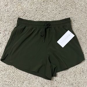 ATHLETA CROSS ROADS SHORT